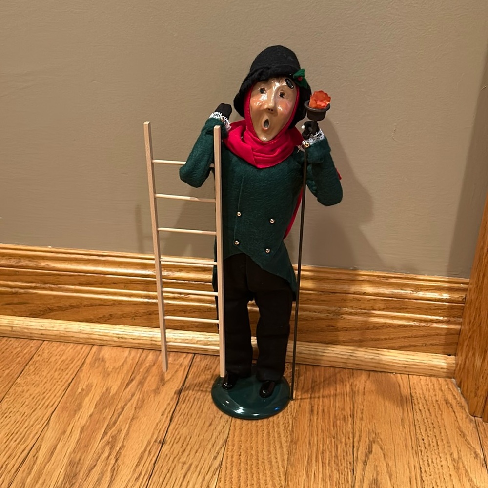 Byers Choice Caroler